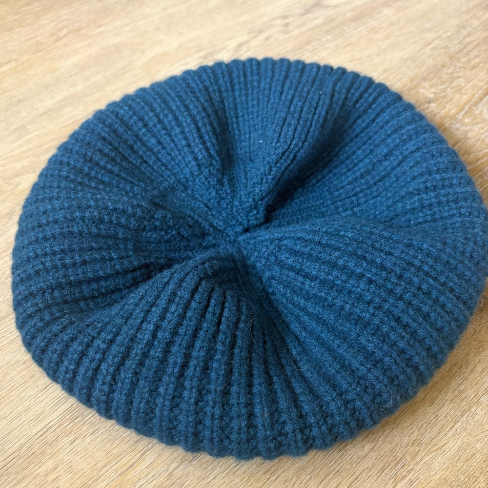 WoolOvers Ribbed Knit Beret in blue